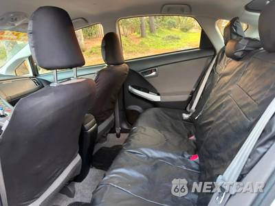 2015 Toyota Prius Two - zdjęcie 14 z 15 - miniatura