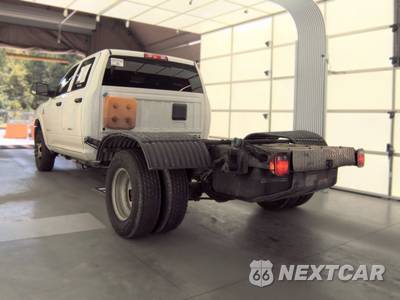 2022 Ram 3500 Cab Chassis Tradesman Crew Cab DRW - zdjęcie 8 z 23 - miniatura