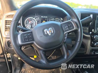 2022 Ram 3500 Cab Chassis Tradesman Crew Cab DRW - zdjęcie 16 z 23 - miniatura