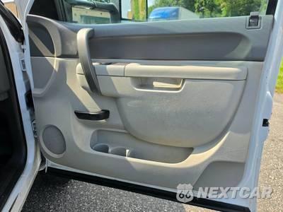 2012 Chevrolet Silverado 3500HD Cab Chassis WT Crew Cab 1WT - zdjęcie 38 z 67 - miniatura