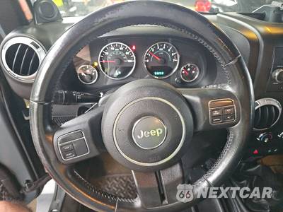 2014 Jeep Wrangler Unlimited Sahara - zdjęcie 10 z 36 - miniatura