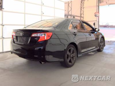 2014 Toyota Camry SE - zdjęcie 4 z 64 - miniatura