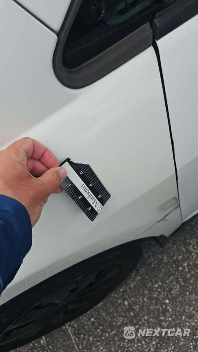 2012 Nissan Versa 1.8 S Hatchback - zdjęcie 19 z 30 - miniatura