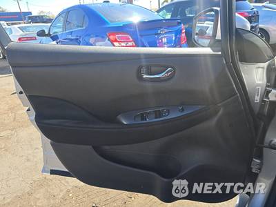 2025 Nissan LEAF S - zdjęcie 9 z 25 - miniatura