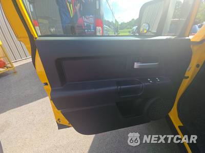 2007 Toyota FJ Cruiser w/Rear Doors - zdjęcie 9 z 45 - miniatura