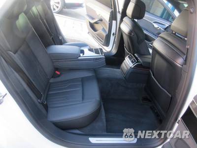 2025 Audi A8 L 55 TFSI - zdjęcie 35 z 85 - miniatura