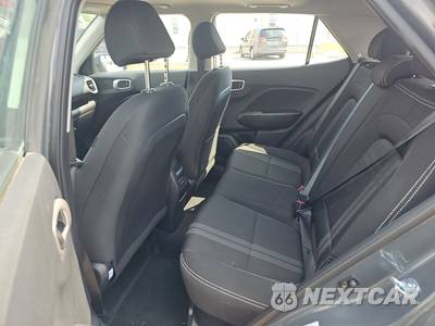 2025 Hyundai Venue SEL - zdjęcie 13 z 24 - miniatura
