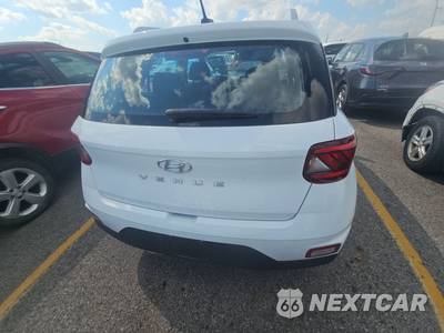 2025 Hyundai Venue SEL - zdjęcie 5 z 31 - miniatura