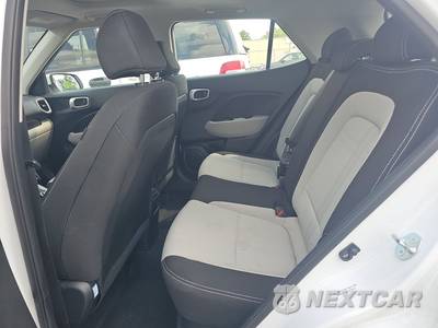 2025 Hyundai Venue SEL - zdjęcie 13 z 31 - miniatura