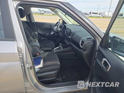 2025 Hyundai Venue SEL - zdjęcie 8 z 28 - miniatura