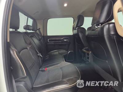2022 Ram 2500 Laramie Crew Cab Medium Bed - zdjęcie 18 z 19 - miniatura