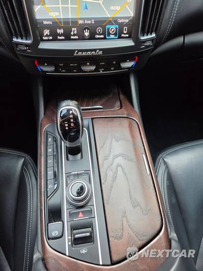 2018 Maserati Levante GrandLusso - zdjęcie 29 z 34 - miniatura