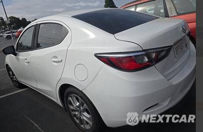 2018 Toyota Yaris iA Sedan - zdjęcie 2 z 9 - miniatura