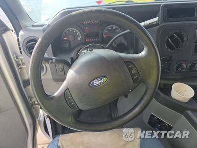 2015 Ford Super Duty E-350 Cutaway DRW 158.0" WB - zdjęcie 10 z 27 - miniatura