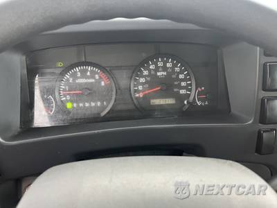 2016 Isuzu NPR HD Base Low Tilt - zdjęcie 12 z 16 - miniatura