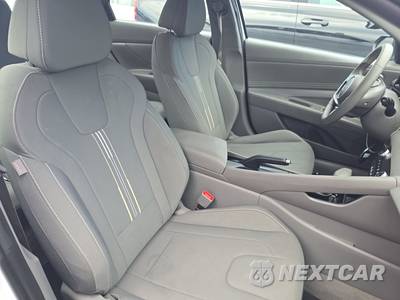 2025 Hyundai Elantra SEL Sport - zdjęcie 8 z 31 - miniatura