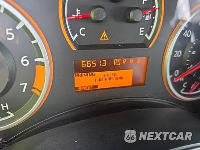 2014 Nissan TITAN SV Crew Cab Short Bed - zdjęcie 15 z 26 - miniatura