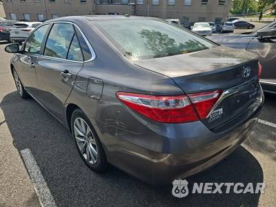 2016 Toyota Camry Hybrid XLE - zdjęcie 11 z 42 - miniatura
