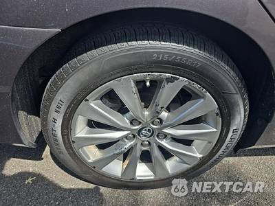 2016 Toyota Camry Hybrid XLE - zdjęcie 18 z 42 - miniatura