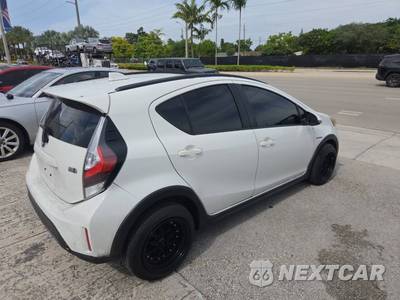 2019 Toyota Prius c L - zdjęcie 4 z 20 - miniatura