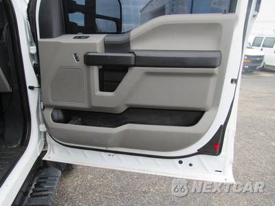 2022 Ford Super Duty F-550 Cab Chassis XL Extended Cab w/Rear Doors DRW - zdjęcie 11 z 45 - miniatura
