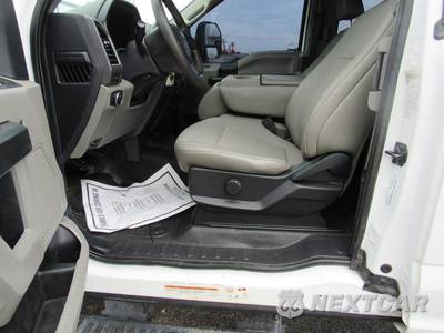 2022 Ford Super Duty F-550 Cab Chassis XL Extended Cab w/Rear Doors DRW - zdjęcie 31 z 45 - miniatura