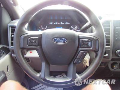 2022 Ford Super Duty F-550 Cab Chassis XL Extended Cab w/Rear Doors DRW - zdjęcie 34 z 45 - miniatura