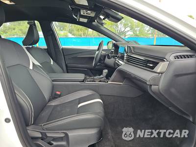2026 Toyota Camry SE - zdjęcie 8 z 18 - miniatura