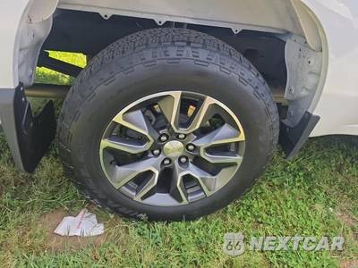 2022 Chevrolet Silverado 1500 LT Crew Cab Medium Bed 1LT - zdjęcie 10 z 22 - miniatura