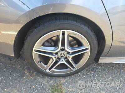 2022 Mercedes-Benz CLA 250 4MATIC - zdjęcie 10 z 22 - miniatura