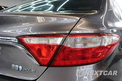 2016 Toyota Camry Hybrid XLE - zdjęcie 12 z 42 - miniatura