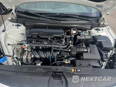 2022 Hyundai Elantra SEL - zdjęcie 18 z 21 - miniatura