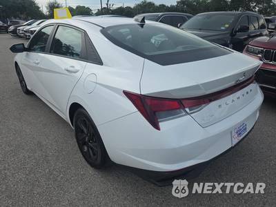 2022 Hyundai Elantra SEL - zdjęcie 6 z 21 - miniatura