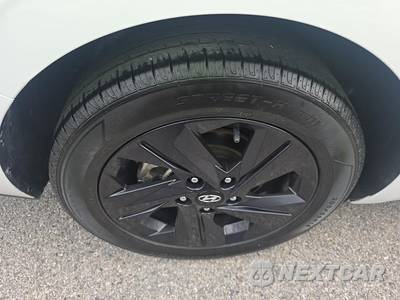 2022 Hyundai Elantra SEL - zdjęcie 10 z 21 - miniatura