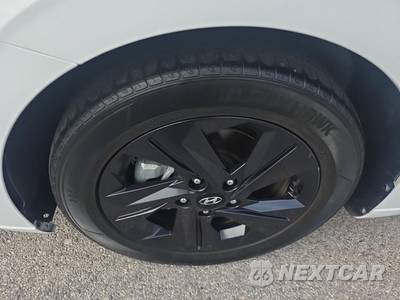 2022 Hyundai Elantra SEL - zdjęcie 8 z 21 - miniatura