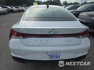 2022 Hyundai Elantra SEL - zdjęcie 5 z 21 - miniatura