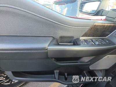 2025 Ford Super Duty F-250 Lariat Crew Cab Medium Bed - zdjęcie 9 z 23 - miniatura