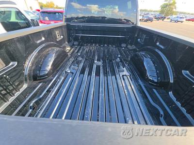 2025 Ford Super Duty F-250 Lariat Crew Cab Medium Bed - zdjęcie 16 z 23 - miniatura