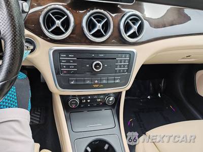 2016 Mercedes-Benz GLA 250 - zdjęcie 33 z 50 - miniatura