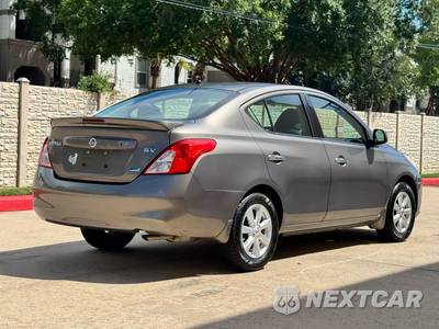 2014 Nissan Versa SV - zdjęcie 5 z 42 - miniatura
