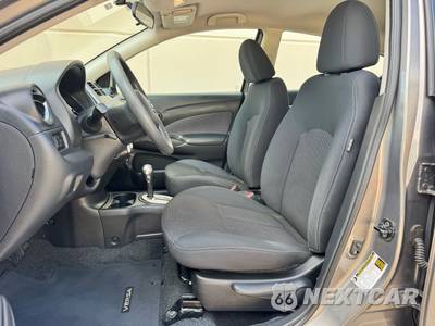 2014 Nissan Versa SV - zdjęcie 10 z 42 - miniatura