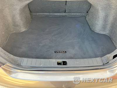 2014 Nissan Versa SV - zdjęcie 13 z 42 - miniatura