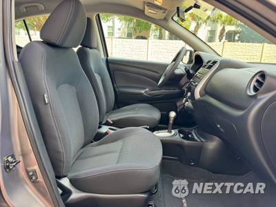 2014 Nissan Versa SV - zdjęcie 17 z 42 - miniatura