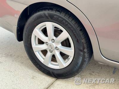 2014 Nissan Versa SV - zdjęcie 33 z 42 - miniatura