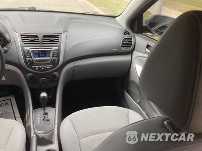 2017 Hyundai Accent Value Edition Sedan - zdjęcie 13 z 16 - miniatura