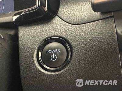 2025 Toyota Camry SE - zdjęcie 33 z 42 - miniatura