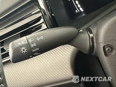 2025 Toyota Camry SE - zdjęcie 30 z 42 - miniatura
