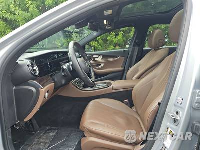 2021 Mercedes-Benz E 450 4MATIC Sedan - zdjęcie 7 z 18 - miniatura