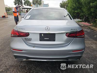 2021 Mercedes-Benz E 450 4MATIC Sedan - zdjęcie 5 z 18 - miniatura