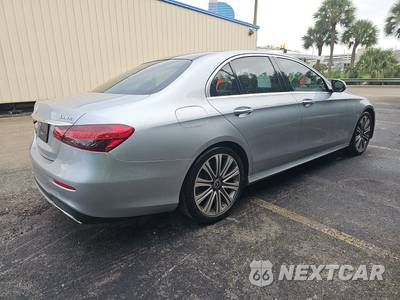 2021 Mercedes-Benz E 450 4MATIC Sedan - zdjęcie 4 z 18 - miniatura